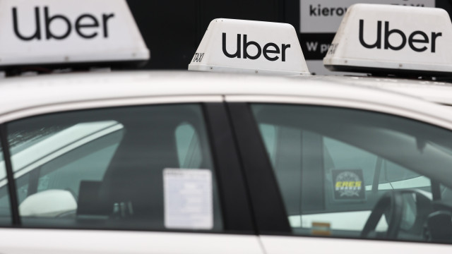 Táxis autónomos da Uber estreiam-se no Médio Oriente