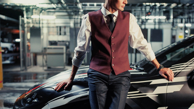 Russell conduziu protótipo de novo Mercedes-AMG… como valet de Brad Pitt