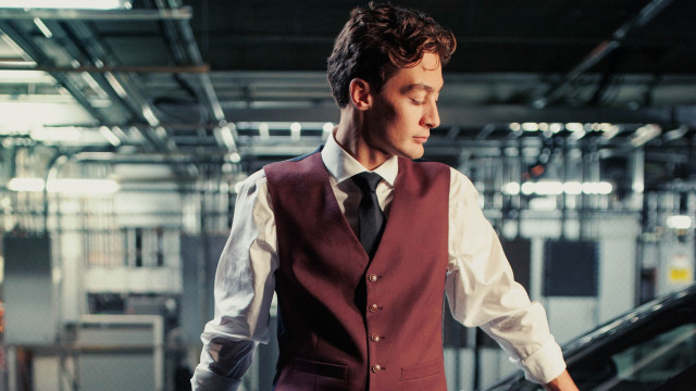 Russell conduziu protótipo de novo Mercedes-AMG… como valet de Brad Pitt