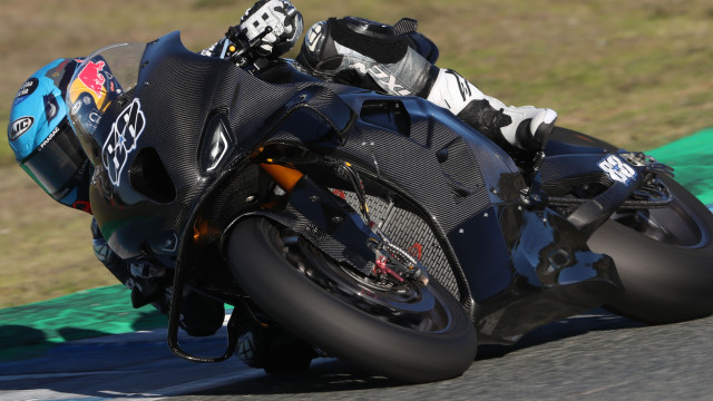 Oliveira acabou primeiro teste nas Superbike em oitavo. Veja as imagens