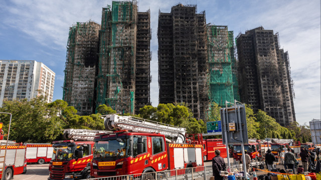 Detidos líderes do complexo atingido por incêndio em Hong Kong