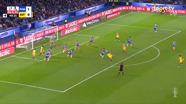 Ferro (ex-Benfica) perto de 'congelar' FC Porto em pleno Dragão