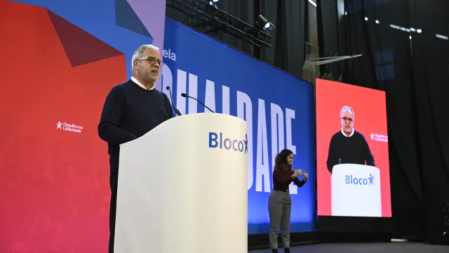 BE diz que Governo anda a "gozar com quem trabalha" na lei laboral