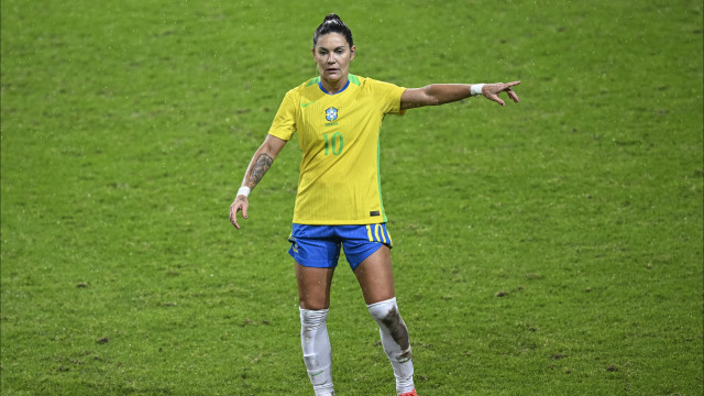 Seleção feminina amassa Portugal e vence último jogo da temporada