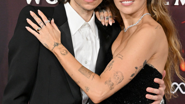 Parabéns! Miley Cyrus está noiva do músico Maxx Morando