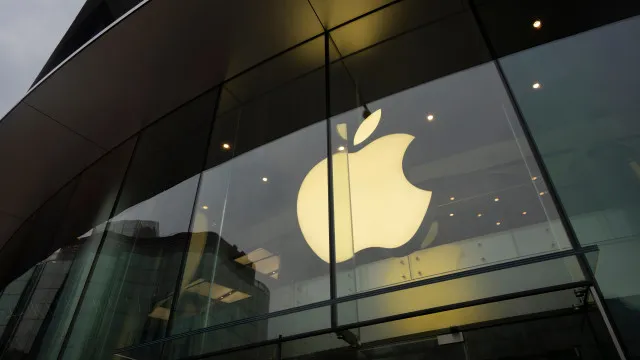 
                    Lucro semestral da Apple cresce 17% para 72 mil milhões de dólares
                