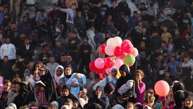 
                    Forças israelitas matam mãe e bebé em ataque a campo de refugiados
                