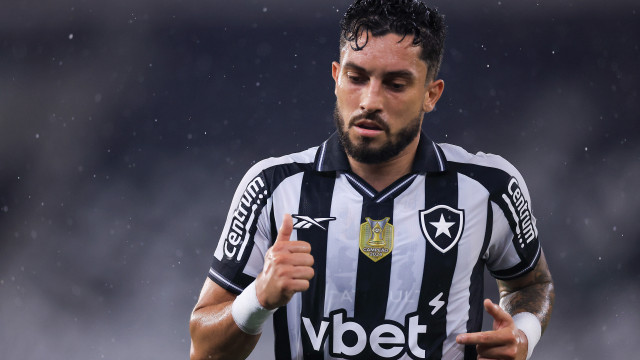 Cruzeiro toma gol no fim, empata com Botafogo e garante vice do Palmeiras