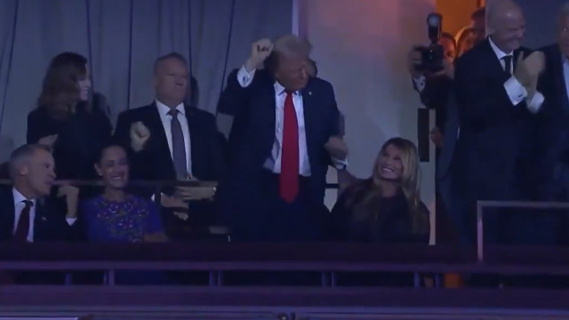 Depois do sorteio para o Mundial... Trump dançou. Adivinha a música?