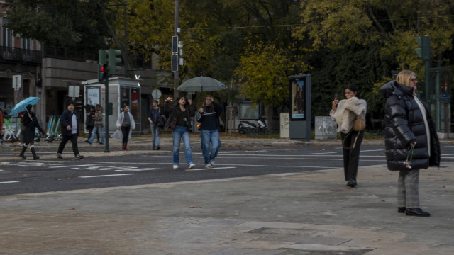 Chuva dá tréguas na próxima semana, mas prevê-se descida da temperatura