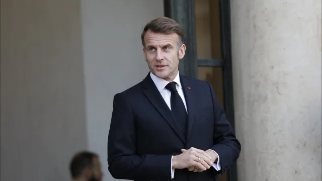 
                    Bielorrússia informa que Lukashenko e Macron falaram por telefone
                