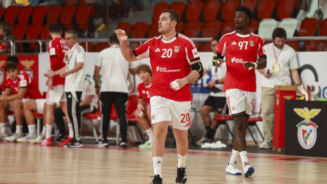 Insólito. Benfica foi a jogo em dois pavilhões e tombou no último segundo