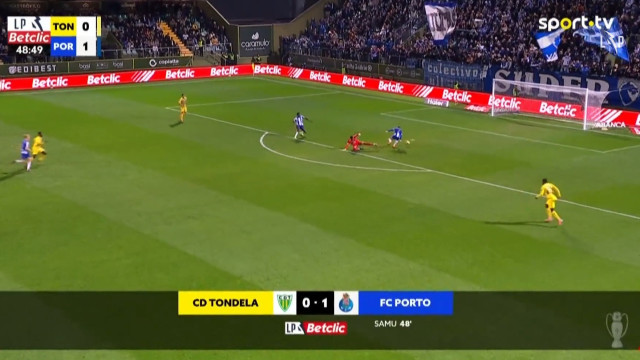 O que se passou aqui? Guardião do Tondela adormeceu e o FC Porto festejou