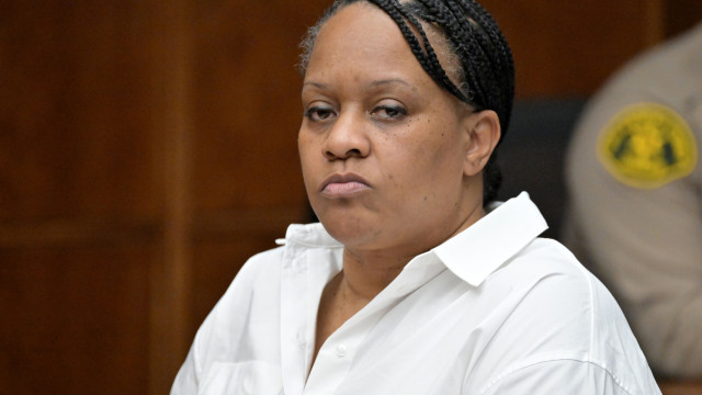 Mulher mata enfermeira para roubar dinheiro para pagar viagem da filha