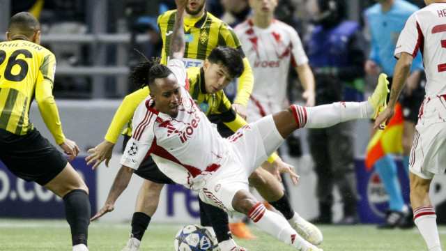 Gelson Martins serve 'gelado' em Astana e relança Olympiacos na Champions