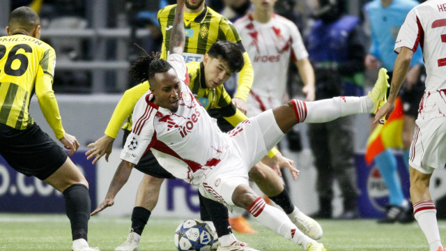 Gelson Martins serve 'gelado' em Astana e relança Olympiacos na Champions