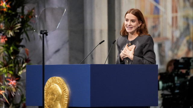 Filha de María Corina Machado recebe o prémio Nobel da Paz em nome da mãe