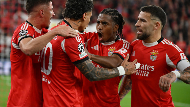 Benfica vence (e convence) frente ao Napoli e acende 'chama' da Champions