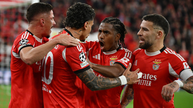 Benfica vence (e convence) frente ao Napoli e acende 'chama' da Champions
