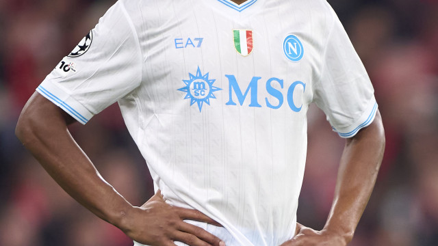 David Neres lembra Benfica e atira: 