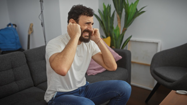 Atenção, não faça isto se tem os ouvidos entupidos! Eis as alternativas