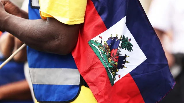 
                    ONU estima que mais de metade dos membros de gangues no Haiti sejam crianças
                
