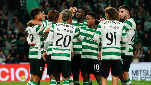 Goleada sem travão. Sporting derruba AVS e pressiona FC Porto no trono
