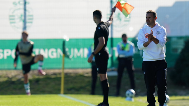 Manhã 'encarnada' complica a vida a Sporting B e Portimonense