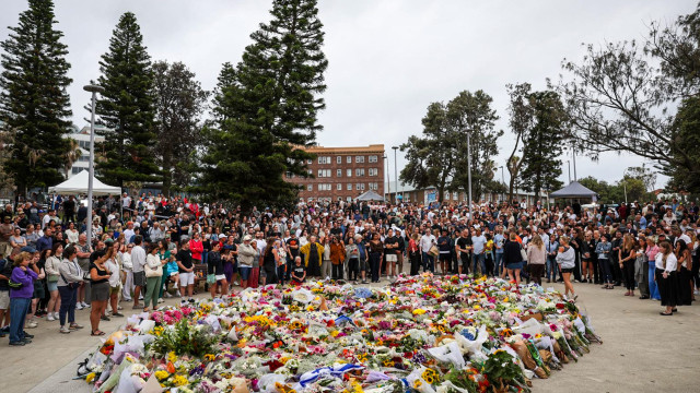 Pai e filho mataram 15 pessoas em praia de Sydney. O que se sabe?