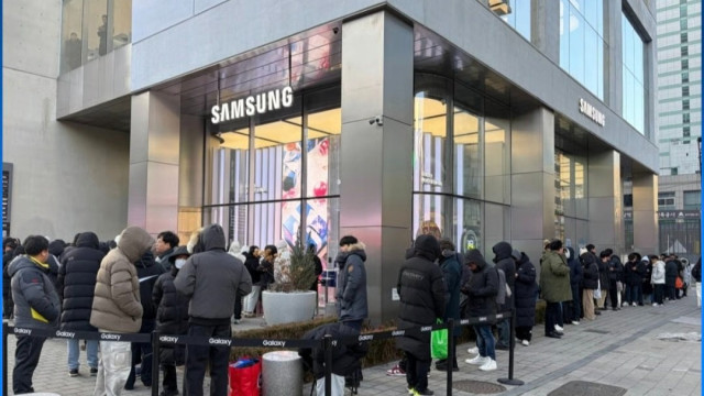 Z TriFold. Dobrável triplo da Samsung esgotou numa questão de minutos