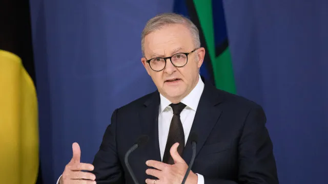 
                    Austrália celebra acordo entre EUA e Irão e destaca reabertura de Ormuz
                