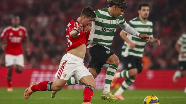 Sporting obrigado a bater invencível Benfica com FC Porto atento