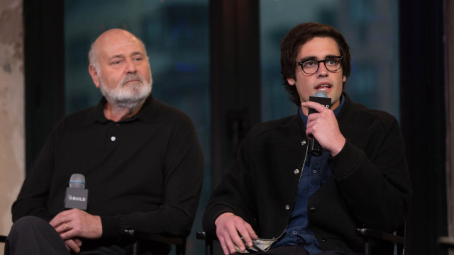 Filho de Rob Reiner acusado de dois crimes de homicídio em 1.º grau