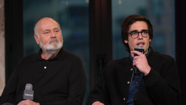 Filho de Rob Reiner acusado de dois crimes de homicídio em 1.º grau