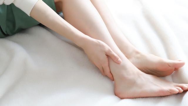 Colesterol alto? O sintoma nas pernas que merece atenção redobrada