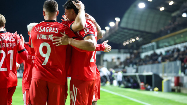 Benfica passa (bem) as passas do Algarve e confirma 'quartos' da Taça