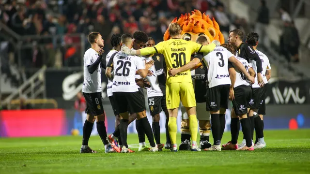 Farense vence Belenenses à justa e garante vantagem no playoff