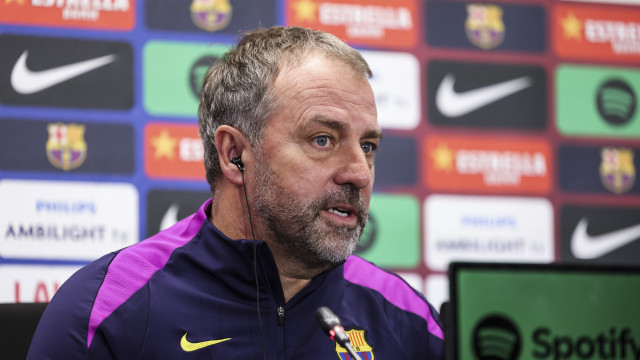 Hansi Flick defende Raphinha: