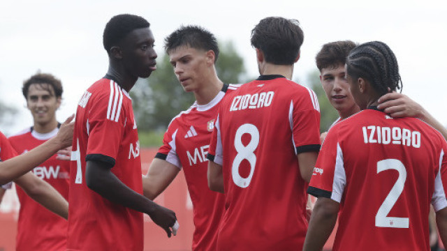 Benfica tomba em Alverca e Santa Clara castiga Sporting nos juniores