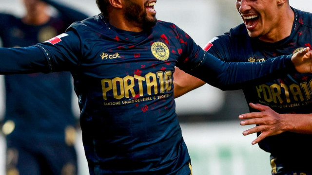 Jair da Silva saiu do banco para dar vitória à União de Leiria em Faro