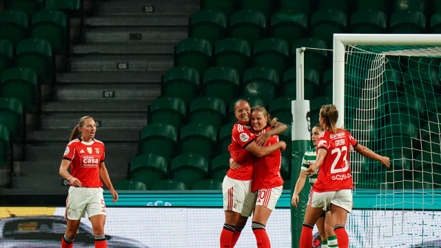 Benfica deixa escapar vitória em Alvalade, mas mantém Sporting longe