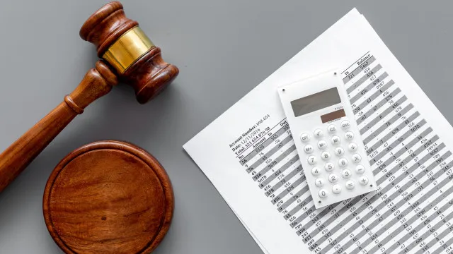 
                    Insolvências mundiais sobem 12% no primeiro semestre de 2026
                