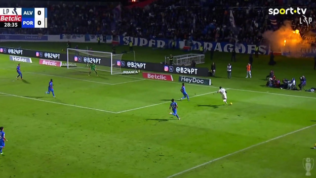 Borja Sainz abriu ativo em Alverca e FC Porto dedicou golo a… Vasco Sousa