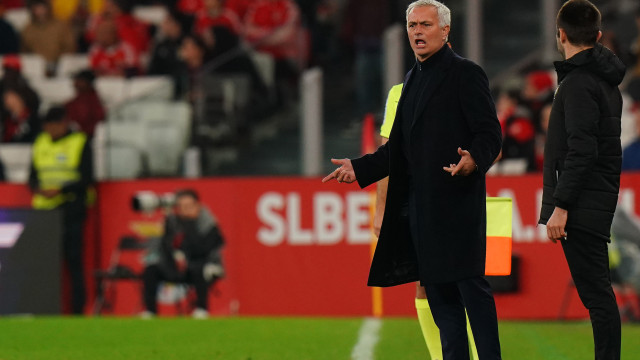 Mourinho aponta doença de Tomás Araújo em vitória 