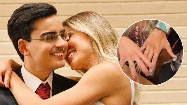 Dudu Camargo dá aliança de namoro a Saory Cardoso ao vivo