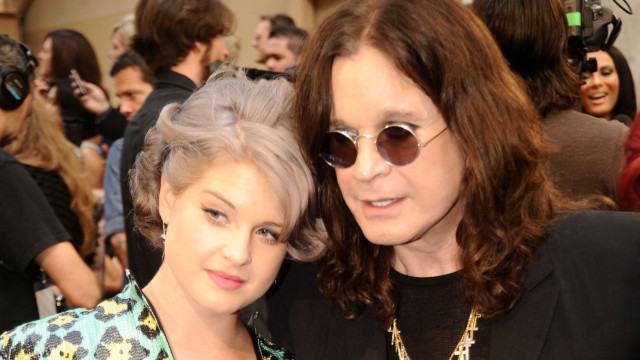 Kelly Osbourne enfrenta a dor do primeiro Natal sem o pai, Ozzy