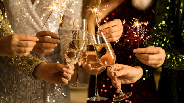 Superstições de Ano Novo que se mantêm no mundo! Qual delas vai testar?