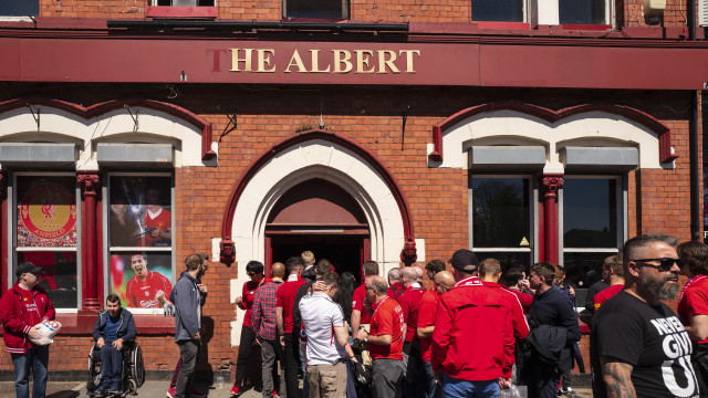EM DIRETO: Sábado 'gordo' arranca e com emoção em Anfield Road