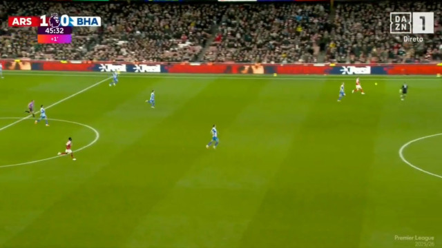 Esta doeu (de certeza). Gyokeres 'atropelado' por guardião Verbruggen 