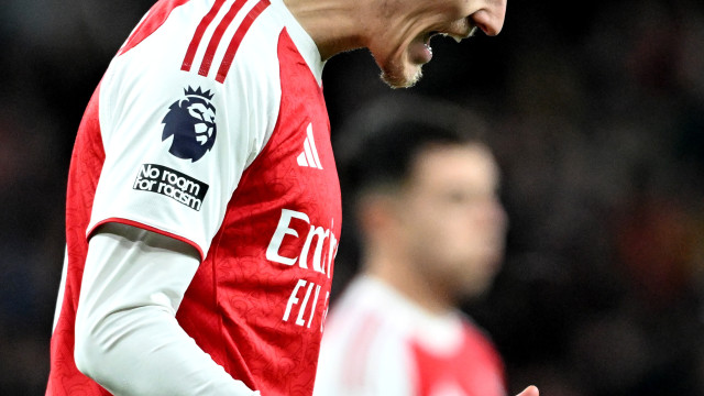 Arsenal responde ao City com vitória suada sobre o Brighton